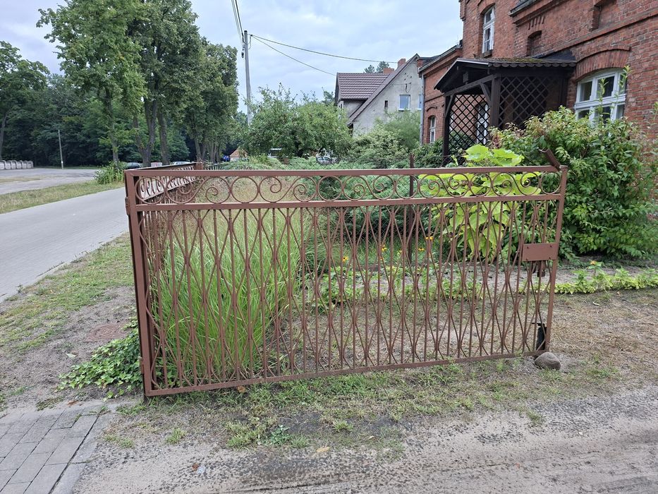 Metalowe ogrodzenie na sprzedaż