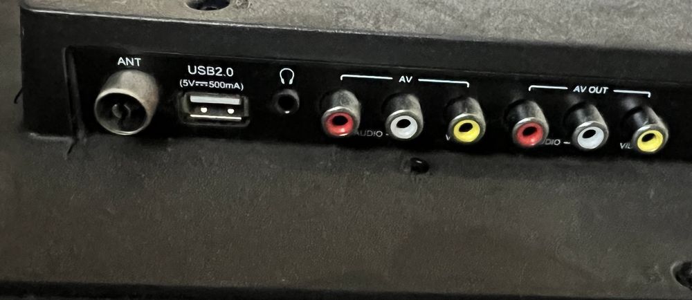 Bravis Led-43E600 +T2