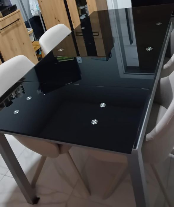 Mesa Extensível e Moderna