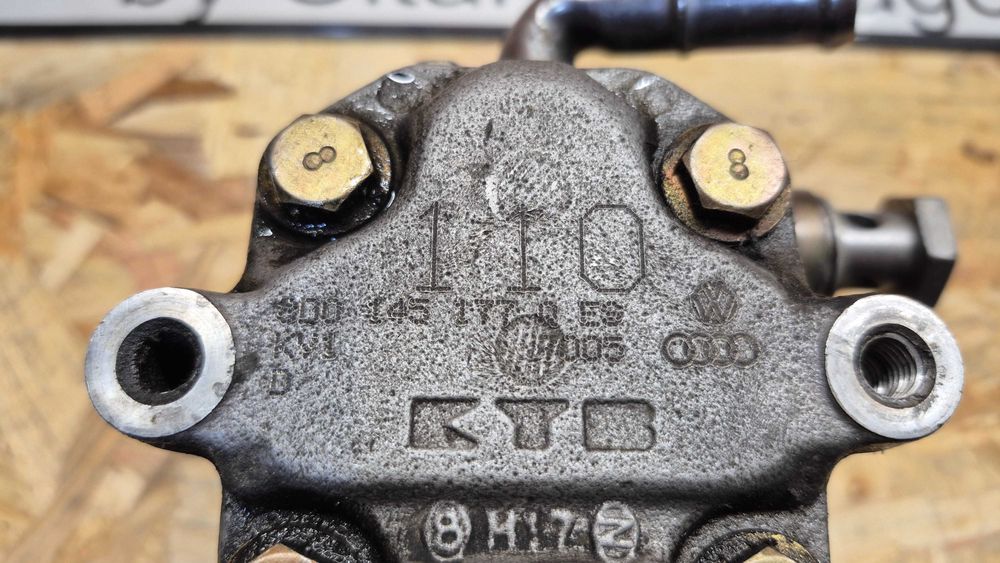 AUDI/VW-Bomba Direção ORIGINAL KYB ref :8D01,45177Q+ polie 038145,255D