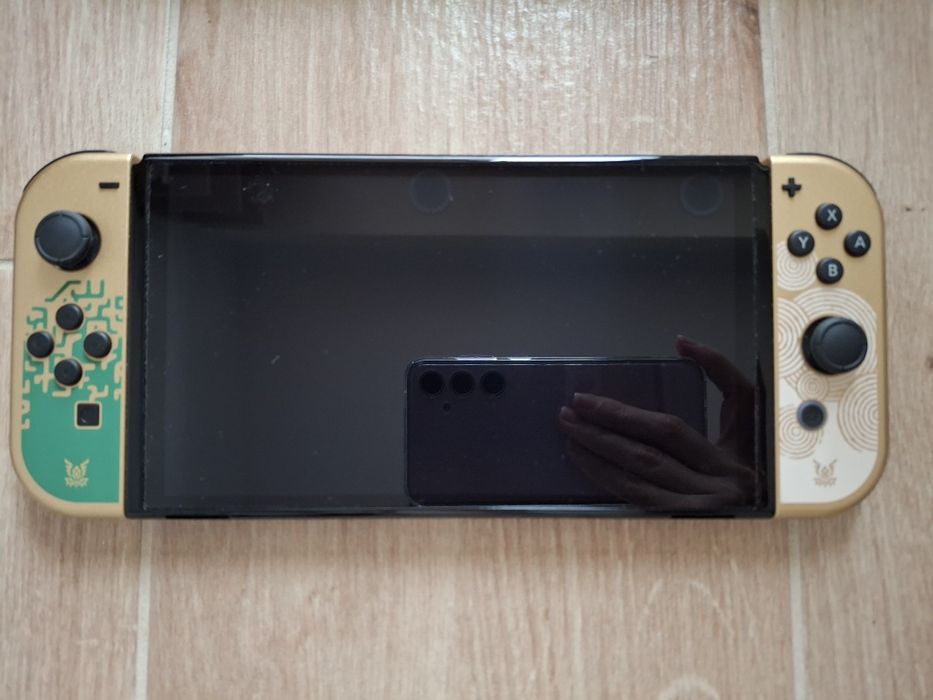 Nowy Nintendo Switch OLED Zelda + gry + akcesoria