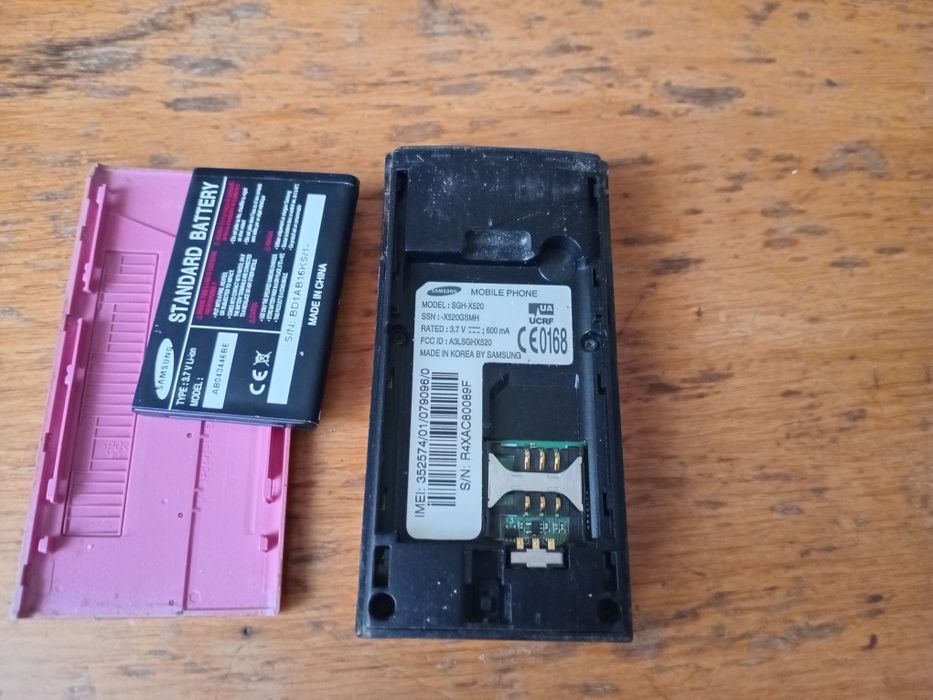 Мобильный телефон на запчасти Samsung