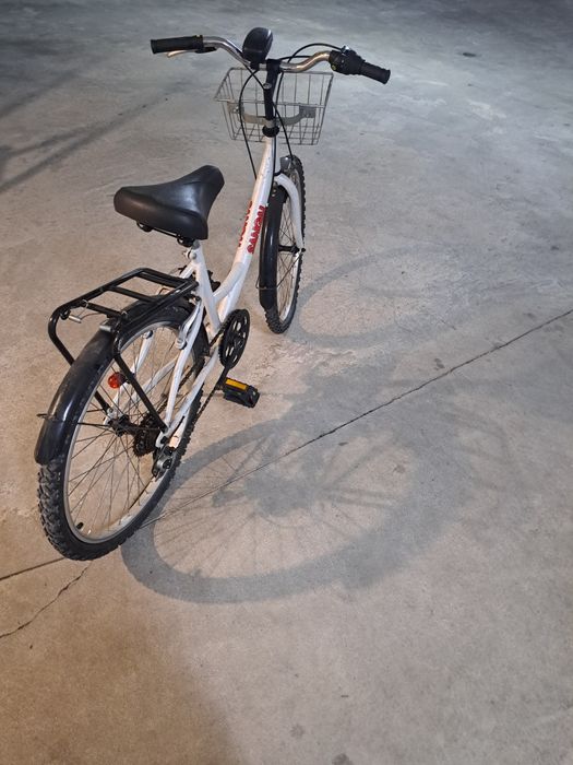 Vendo bicicleta de menina ou senhora