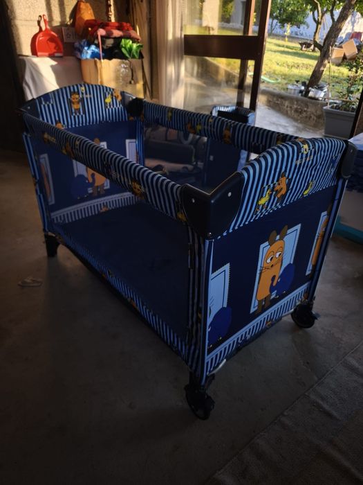 Cama tipo parque para crianças