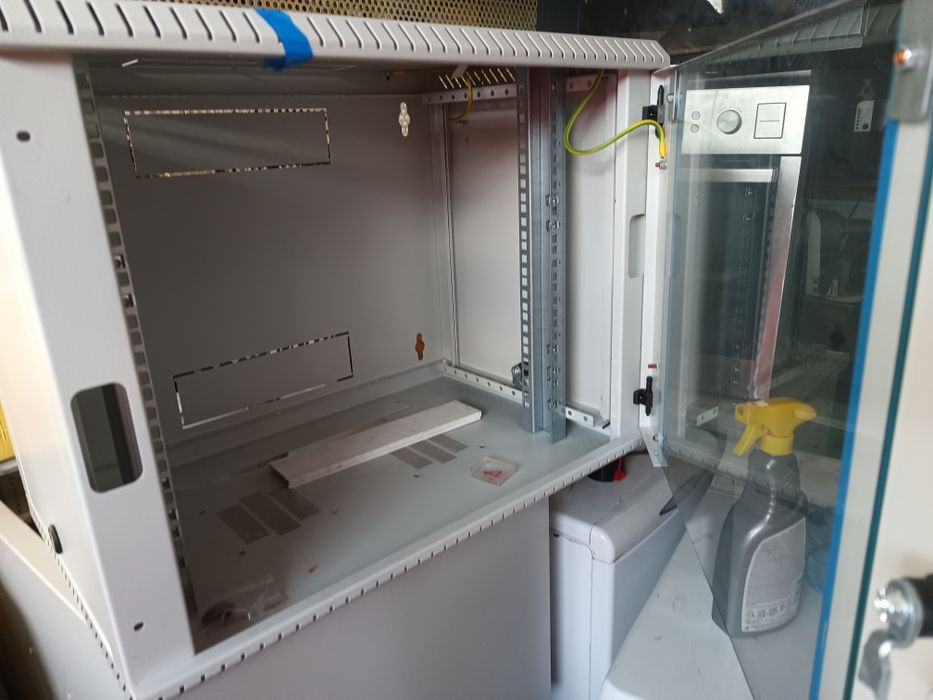 Szafa rackowa wisząca BKT Elektronik 19" (60x40x47 cm) z kluczykiem