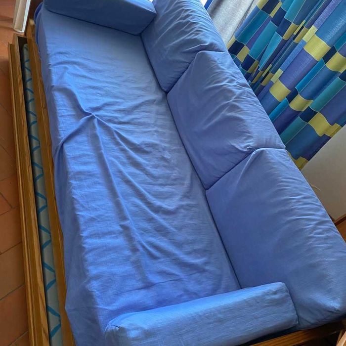 Sofá cama 3 lugares em madeira