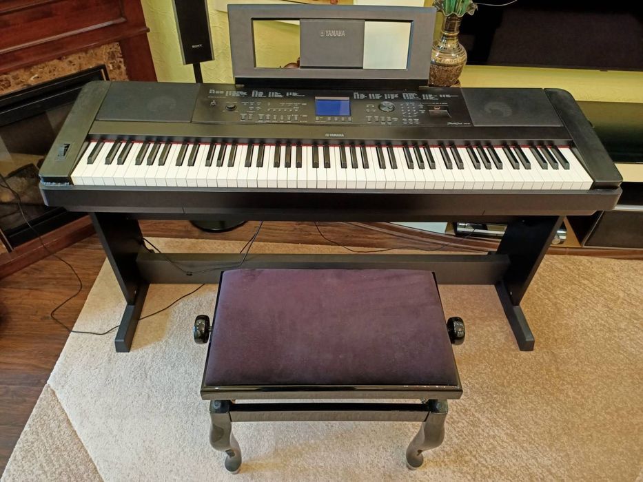 Продам цифровое пианино Yamaha DGX 660