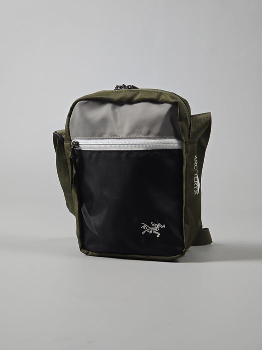 Сумка Arc’teryx з надписом збоку / Сумка через плече Arc’teryx / Сумка Arc’teryx / Сумка Арктерікс з надписом збоку / Сумка Арктерікс