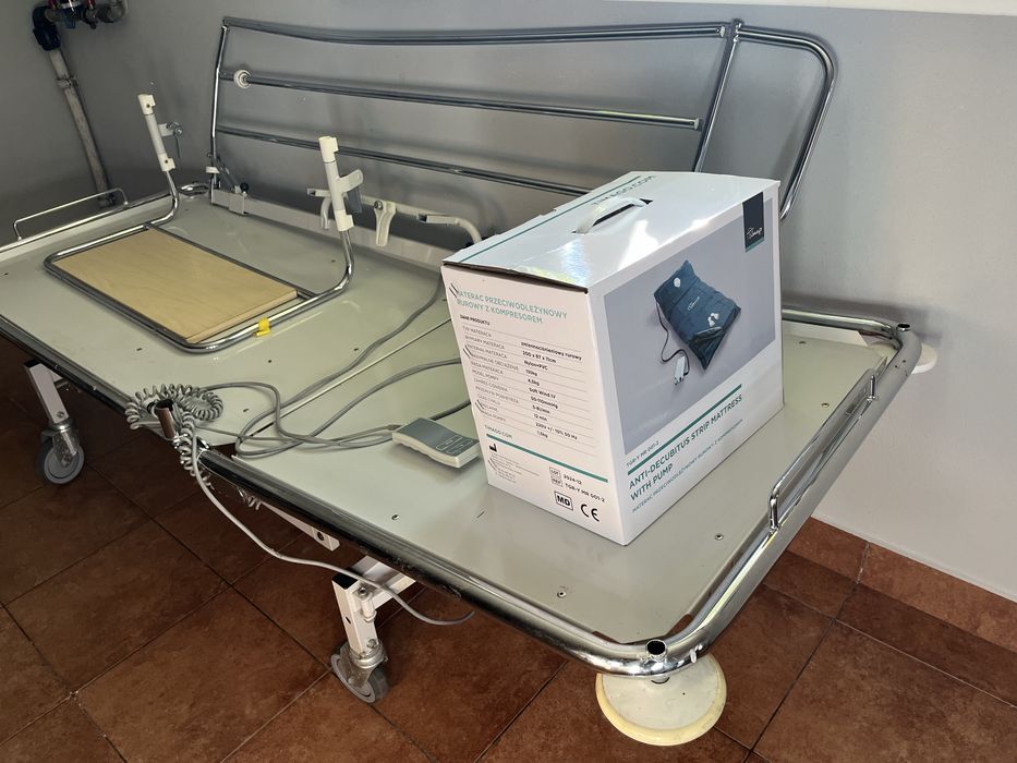 Łóżko medyczne rehabilitacyjne elektryczne + materac przeciwodleżynowy