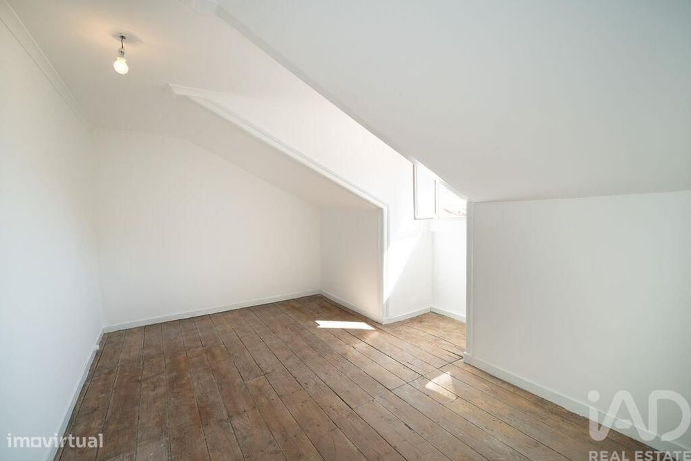 Apartamento T4 em Campolide de 86 m2