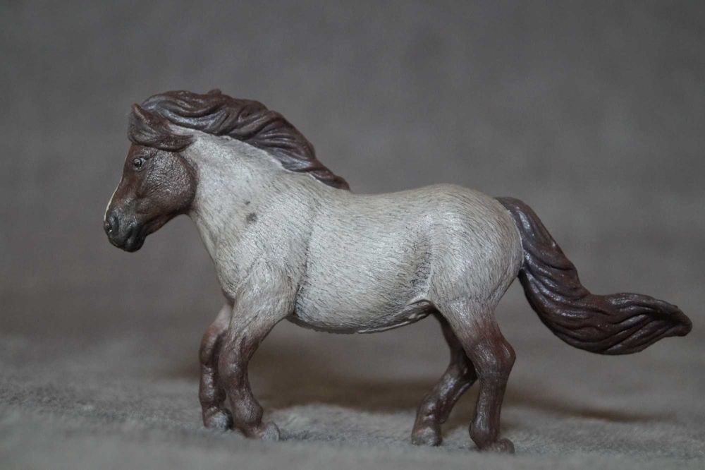 Custom koń Breyer by CollectA utytułowany, z nagrodami