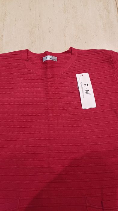 Sweter damski czerwony XXL.