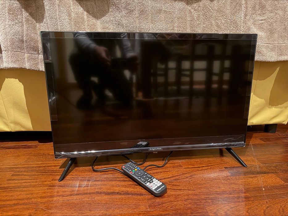 TV nova e com garantia 3 anos