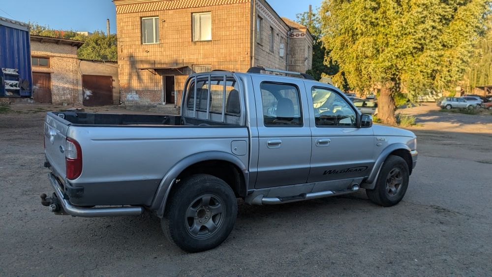 Форд Ренжер пікап для зсу