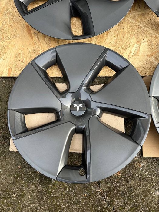Ковпаки tesla model 3