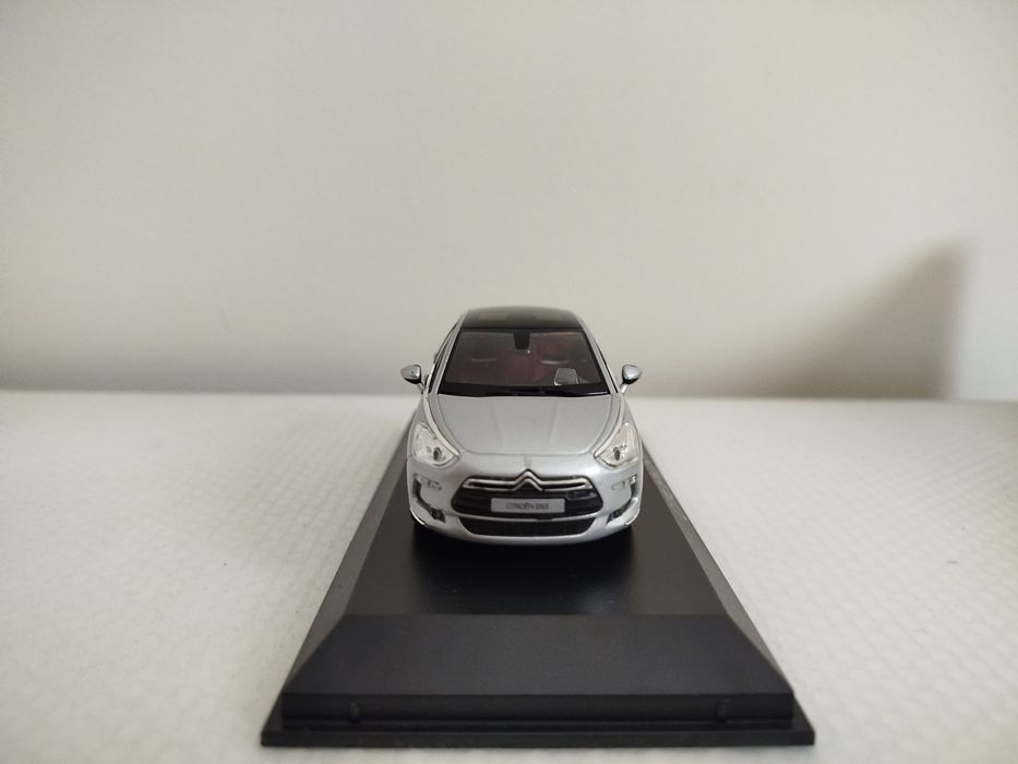 Miniatura Citroen DS5 Nova 1/43