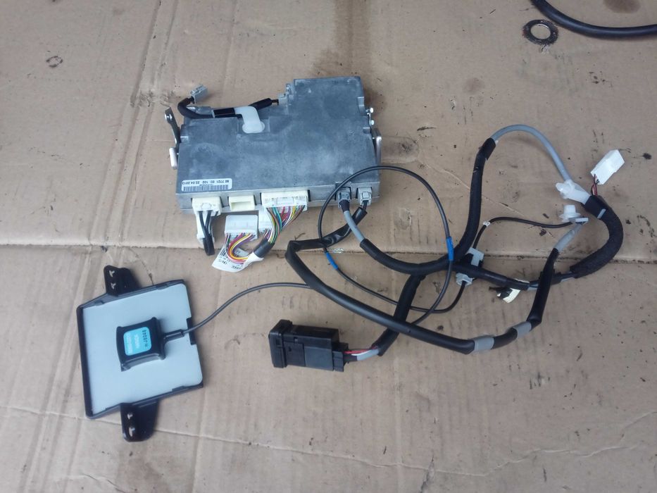 toyota AURIS II 13-15 moduł nawigacji antena gps kabel usb