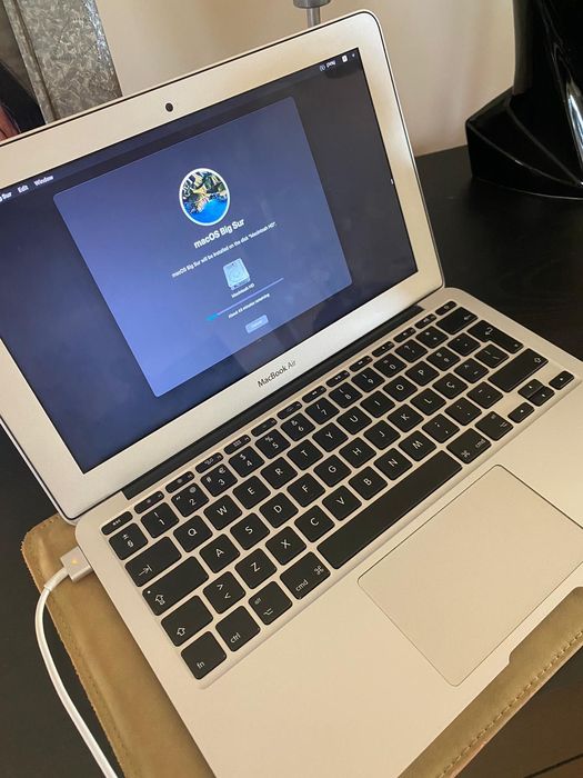 MacBook Air 11" (2014) with Original New Charger64740227553921122