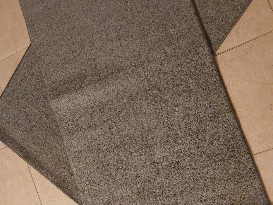 Conjunto de tapetes cinzentos