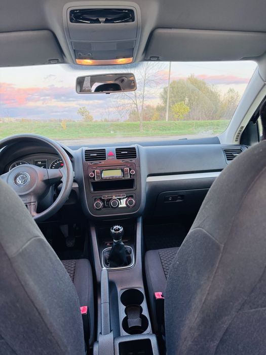 В продажі - Volkswagen Jetta 2010