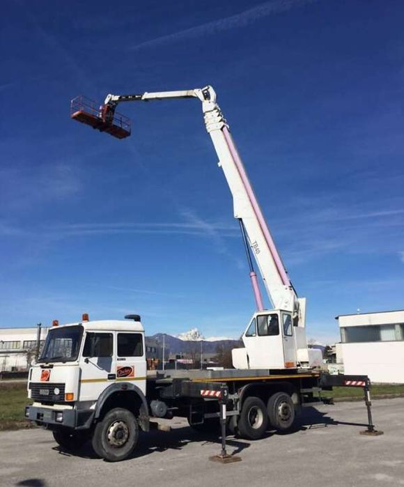 Услуги автовышки 18-40 МЕТРОВ ,послуги автовежі