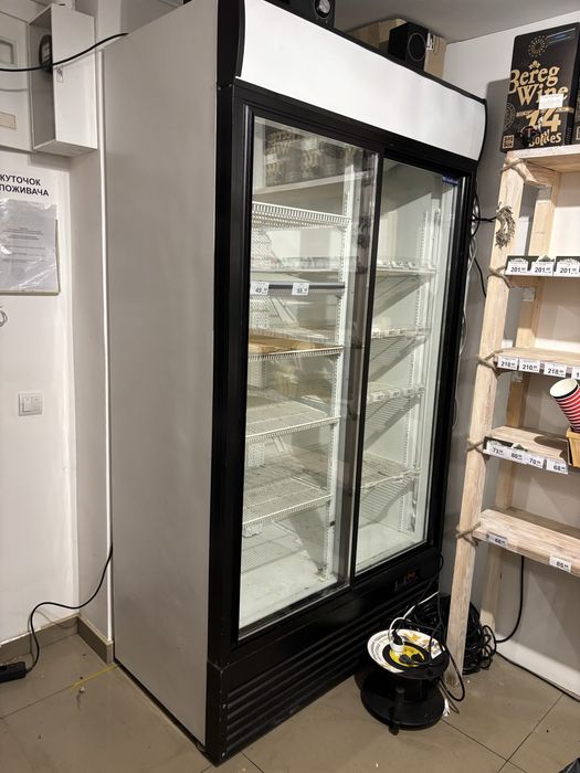 Холодильник для магазину