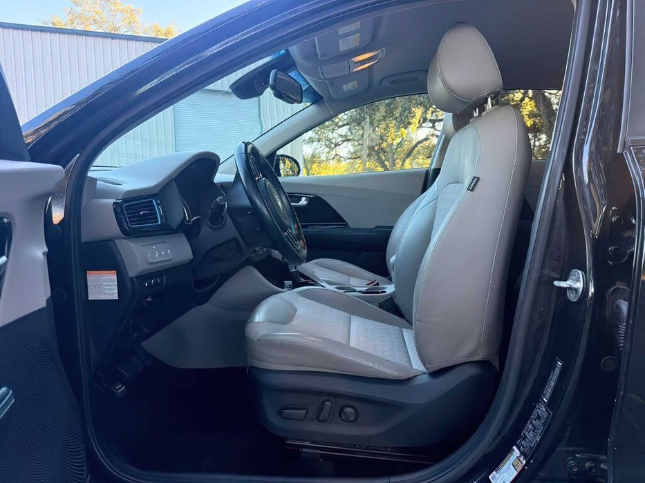 Kia Niro Hybrid      2018