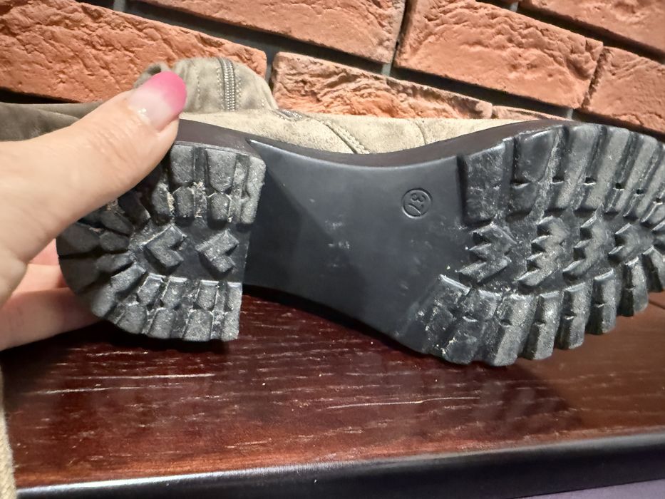 Buty za kolano zamszowe beż rozm. 37/38