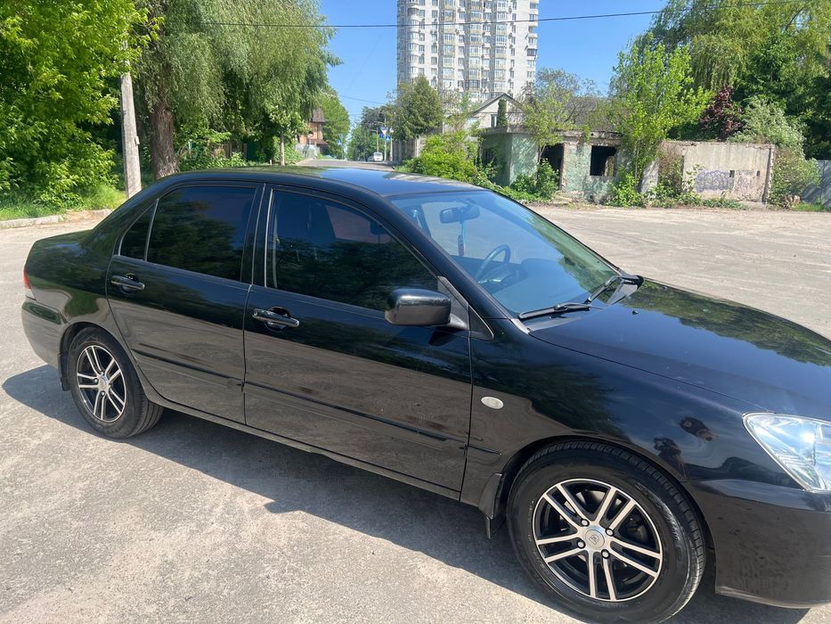 Продаж Мітсубісі Лансер 9 2005