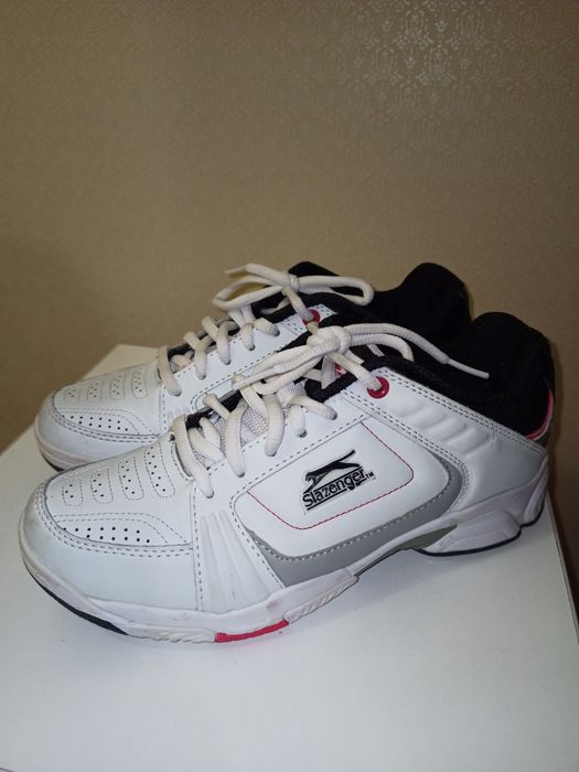 Спортивні кросівки Slazenger 38 (унісекс, тенісні)