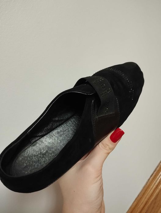 Продаю туфлі без каблука!