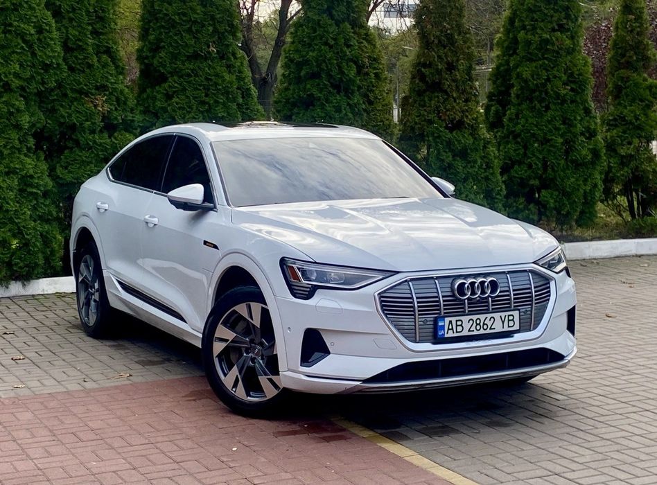 Audi e-tron Sportback 2020 
  95 kWh (408 к.с.) Quattro  •  Premium P