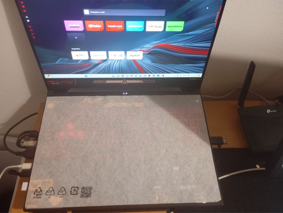 Portátil Gaming + Monitor 144Hz + Base refrigeradora da Cooler Master