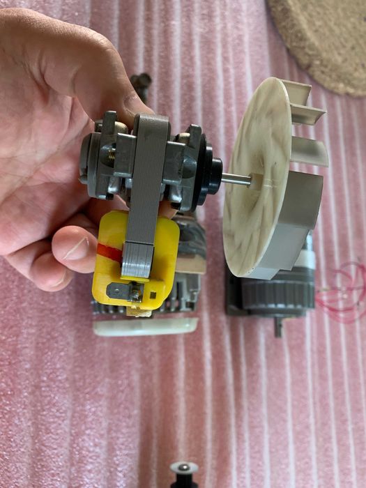 Продам двигатель электрический.