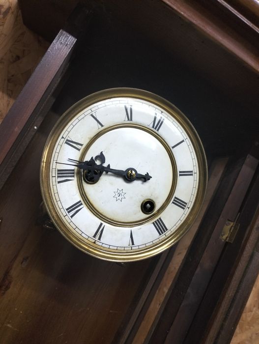 Stary zegar ścienny A6 do regulacji