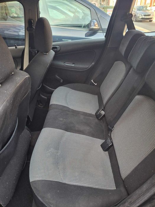 Peugeot 206- 2005 - SW Diesel – 209.000 km – 1.500 €