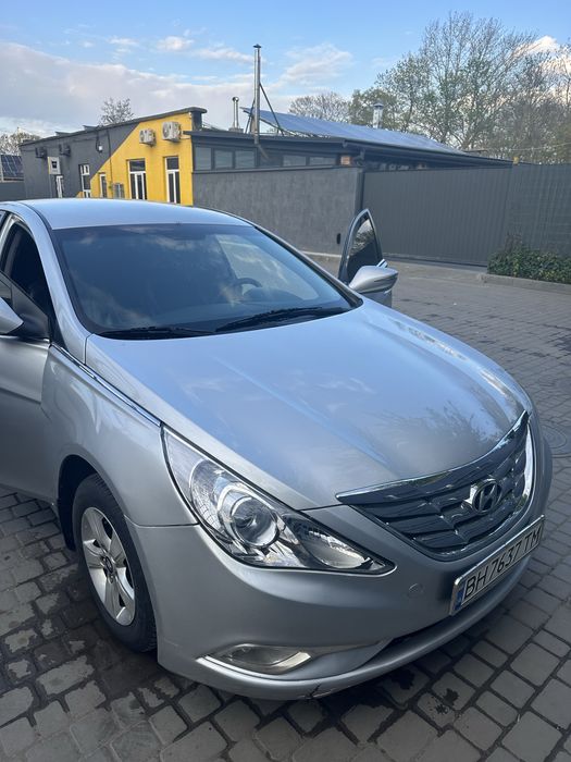 Hyundai sonata yf