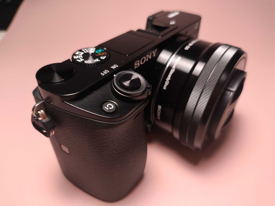 Sony Alpha a6000 (ILCE-6000LB) + 16-50mm (czarny)