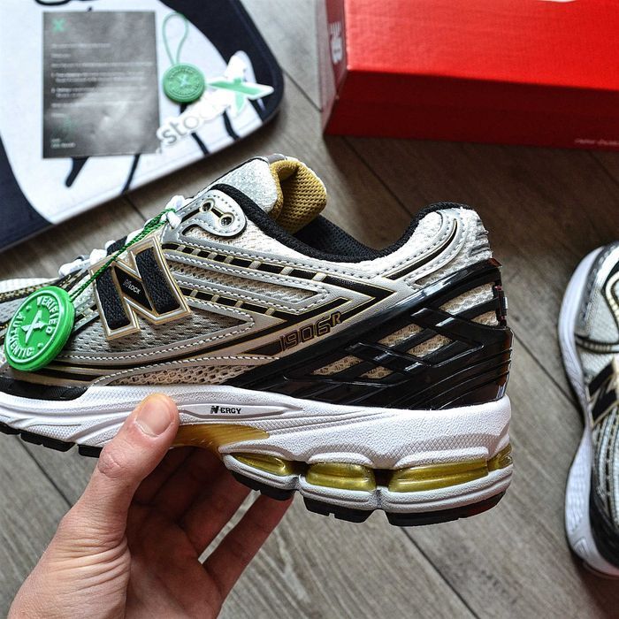 Мужские кроссовки New Balance 1906R Protection Pack "White Metallic Gold" Размеры 40-45