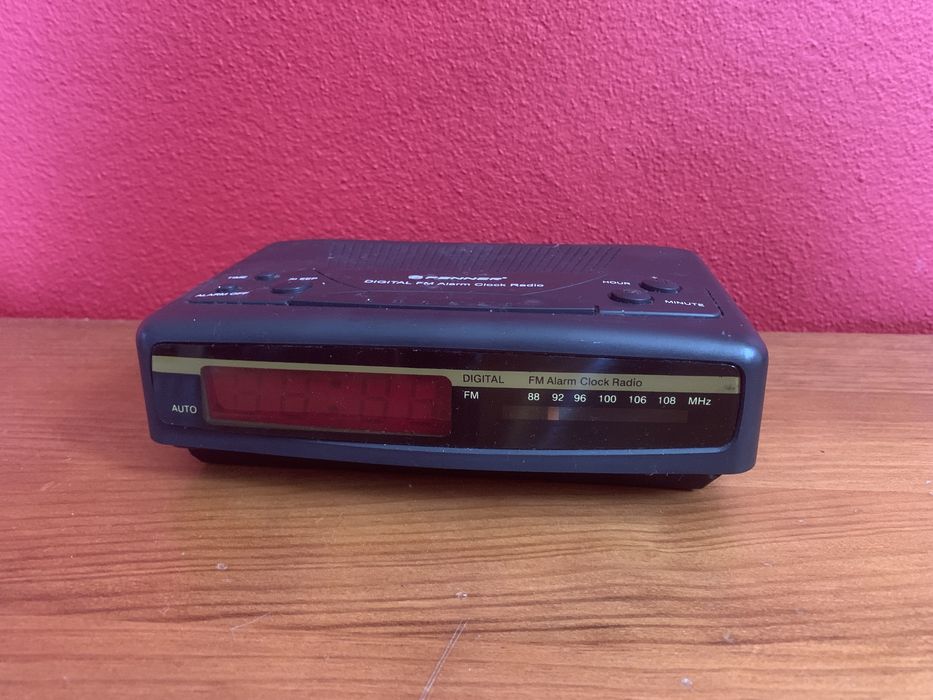 Rádio Despertador preto