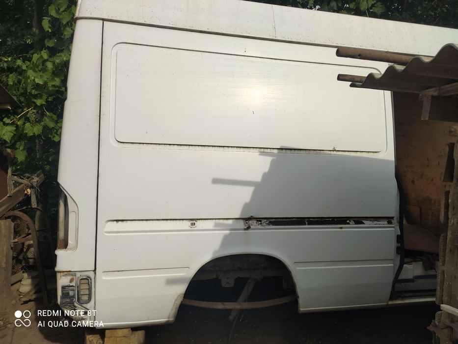 Продам кузовні деталі  316 спрінтер 903