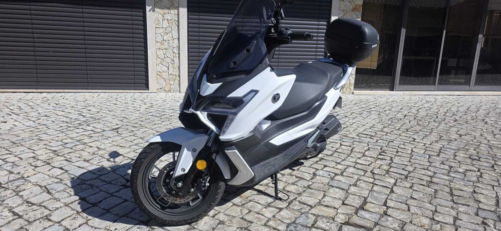 moto 125 Voge SR1