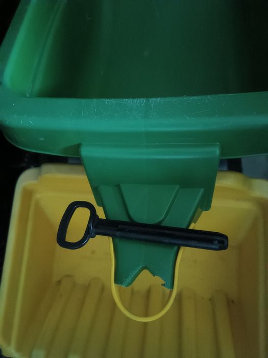 Traktor z przyczepą John Deere na pedały