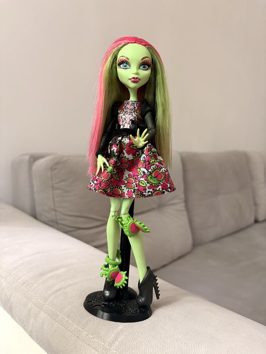 Лялька Monster High Венера МакФлайтрап (Venus McFlytrap) — серія Gloom 'n Bloom (Морок і Квітіння)