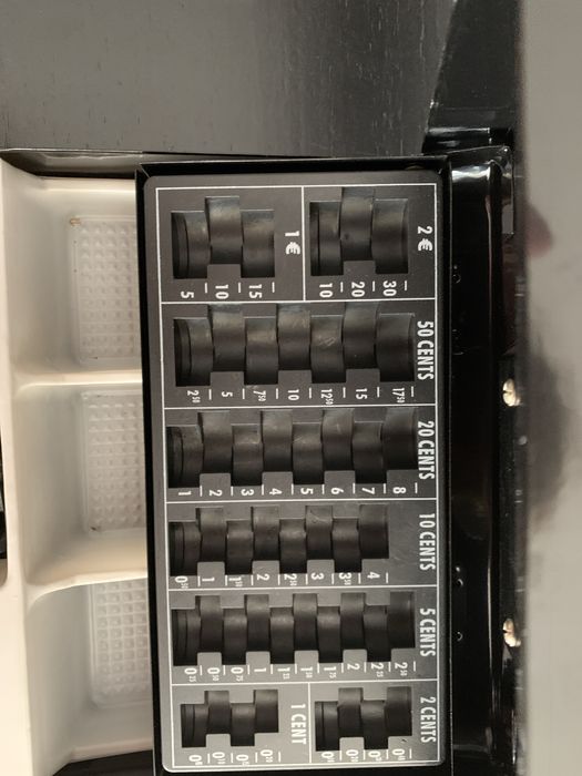 Cofre com chave preto