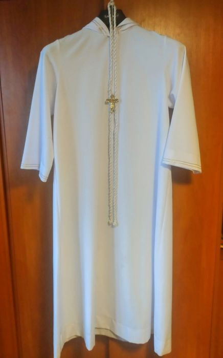 Alba komunijna dla chłopca na wzrost 146/152  długość 122cm rękaw 49cm