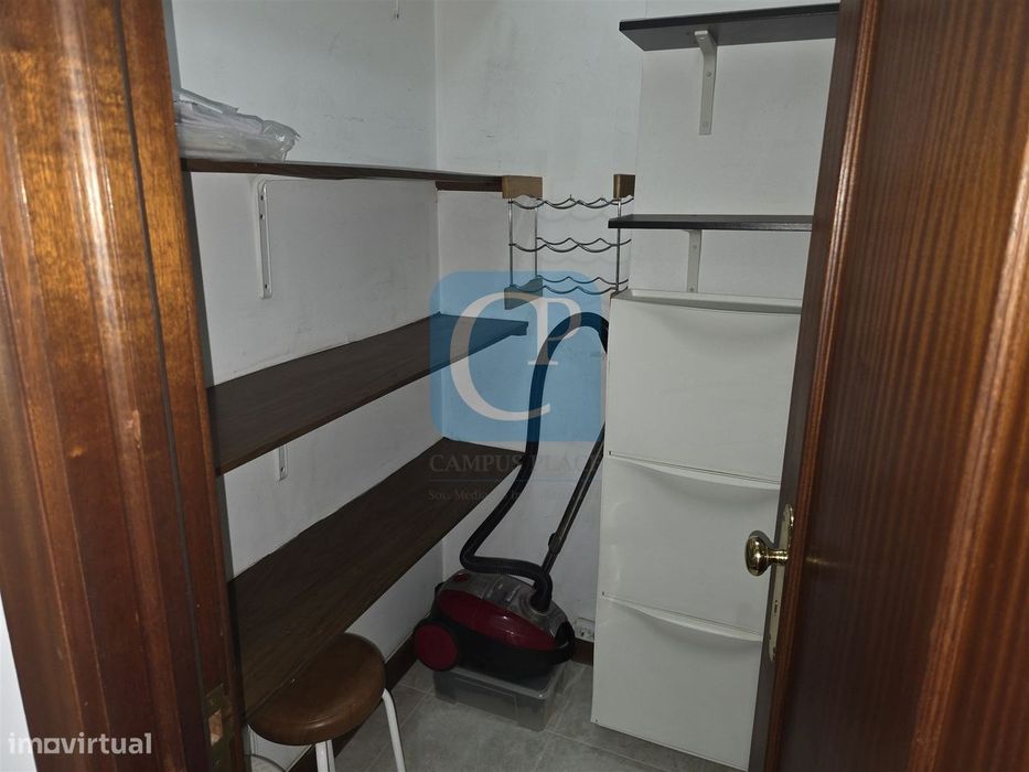 Apartamento T2 na Avenida D. Afonso Henriques, Rio Tinto, Gondomar