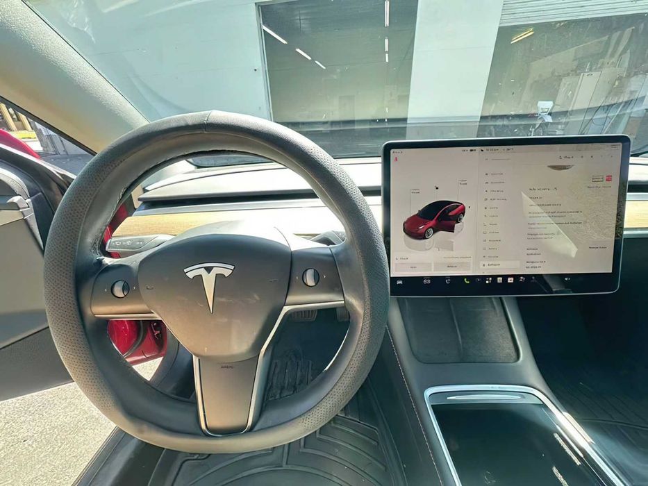 Tesla Model 3      2022