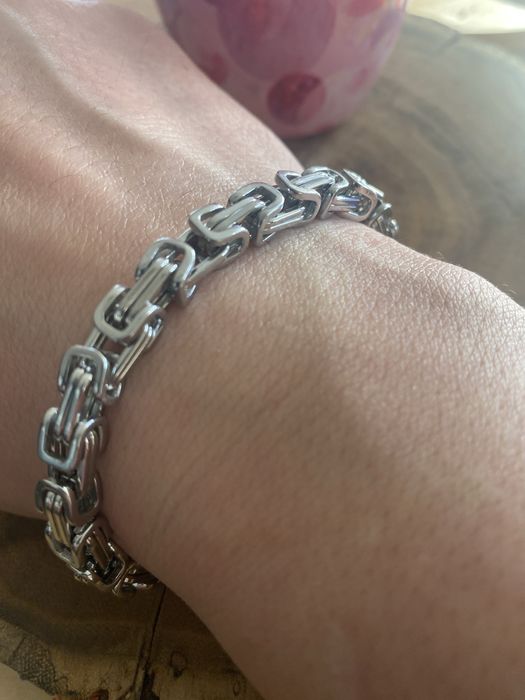 Nowa gruba bransoletka ze stali nierdzewnej. wzór splot królewski