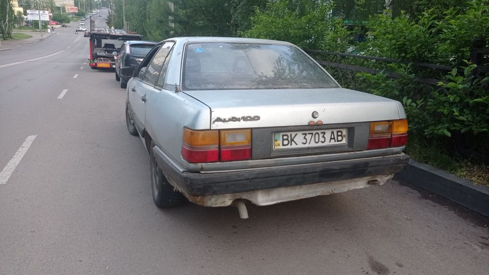 Ауді 100 с3. 1.8 газ